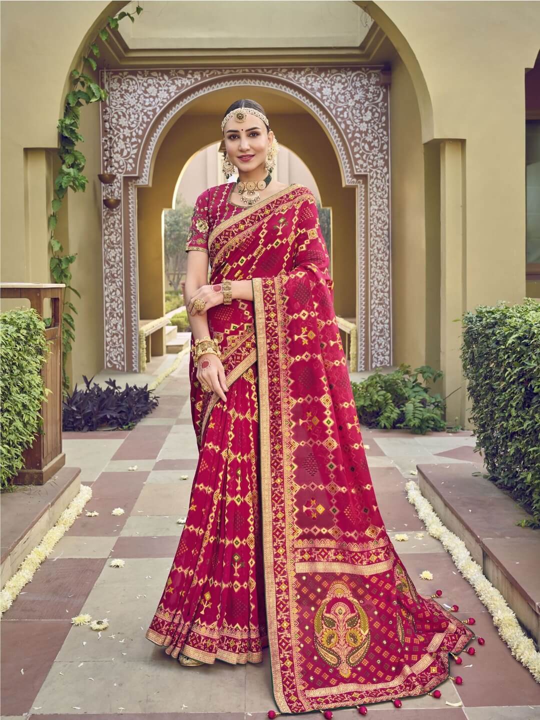 5 Stunning Banarasi Sarees For Every Bridesmaid Out There! – WeaverStory